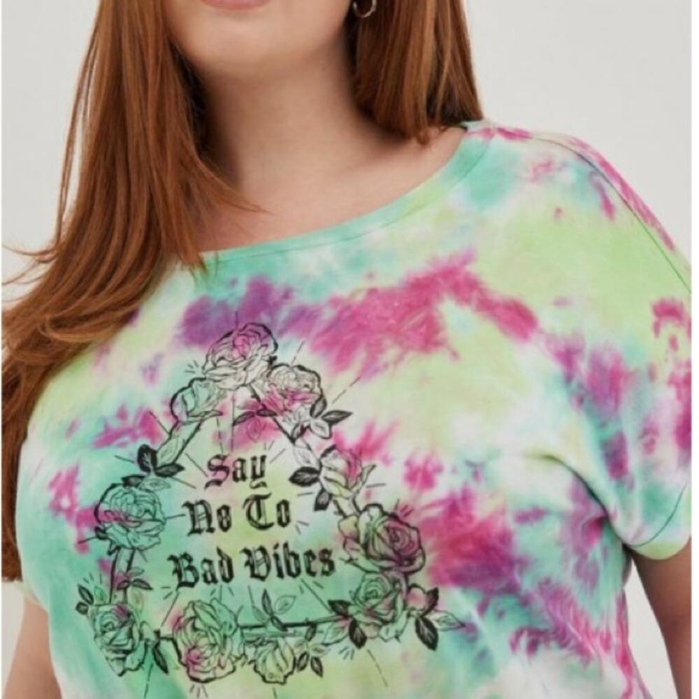 Torrid VIBES TIE-DYE LOVESICK TIE-FRONT TEE - Picture 4 of 9